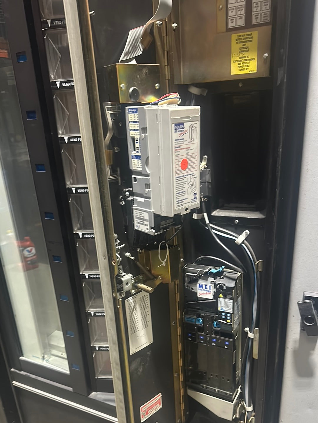 National Vendors 430 Cold Food Vending Machine – Carousel Style