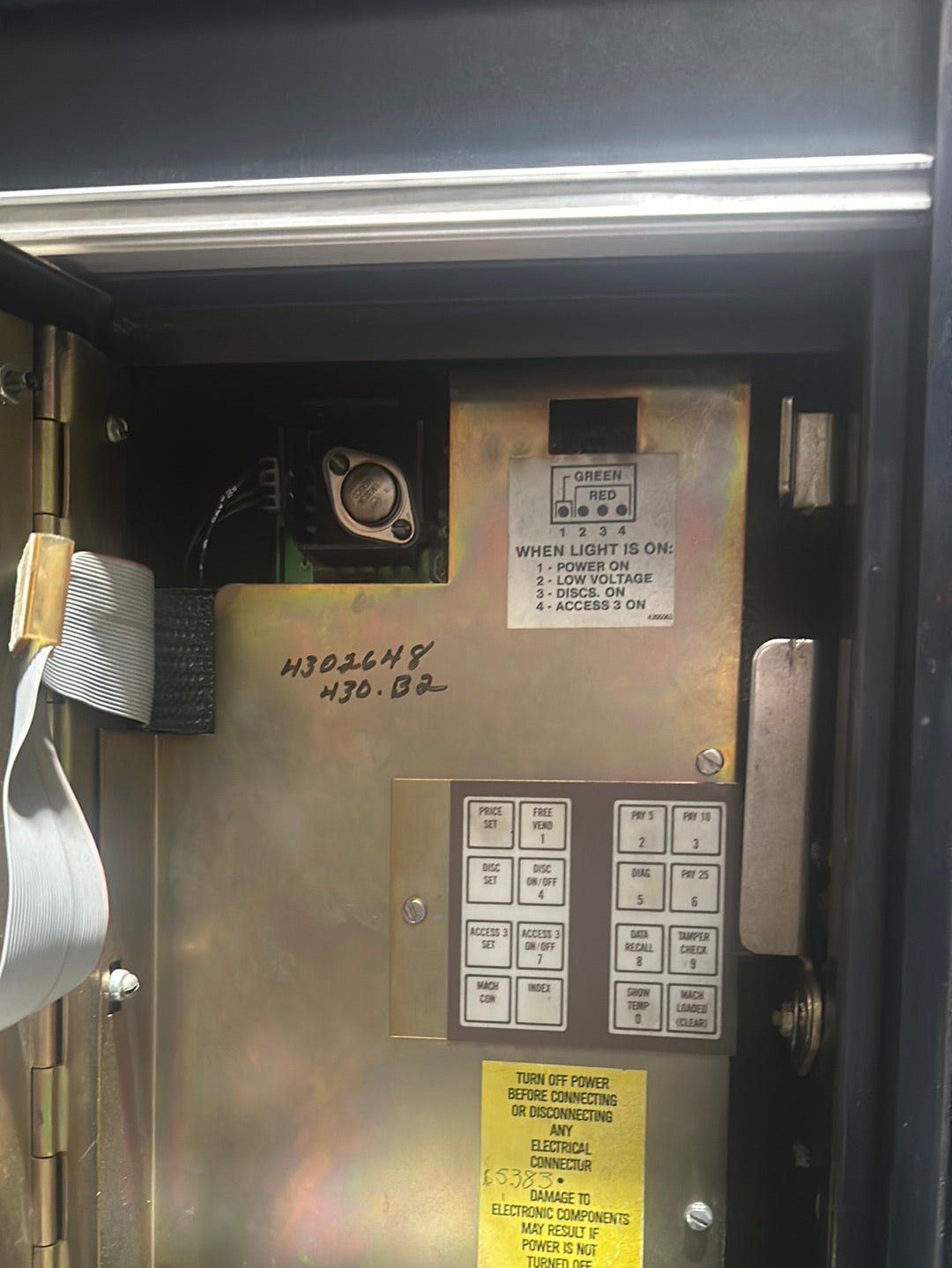 National Vendors 430 Cold Food Vending Machine – Carousel Style