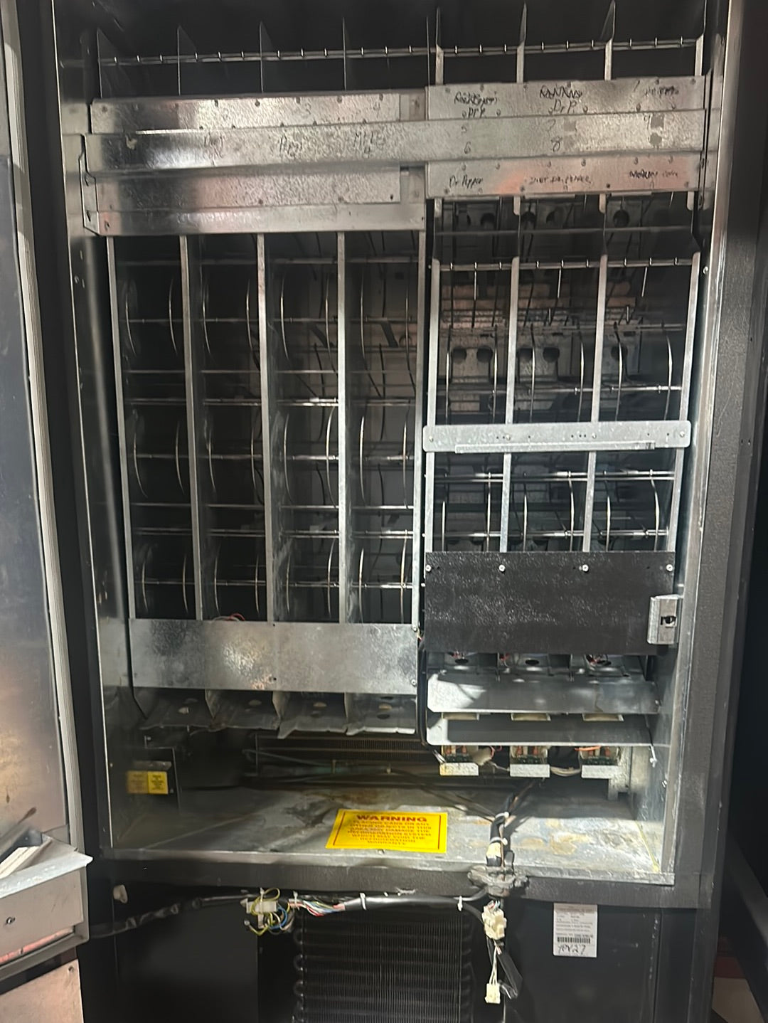 Used USI 3037-10B (CD10) Soda Vending Machine – 10 Selections, 24V, $1 Bill Acceptor