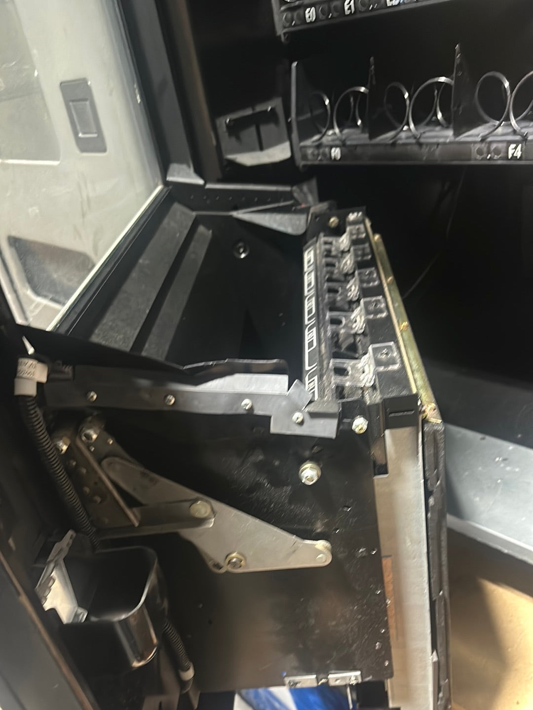 Refurbished Crane GPL 160D Snack Vending Machine – 28 Selections + Gum/Mint Slots, MDB, Credit Card Capable