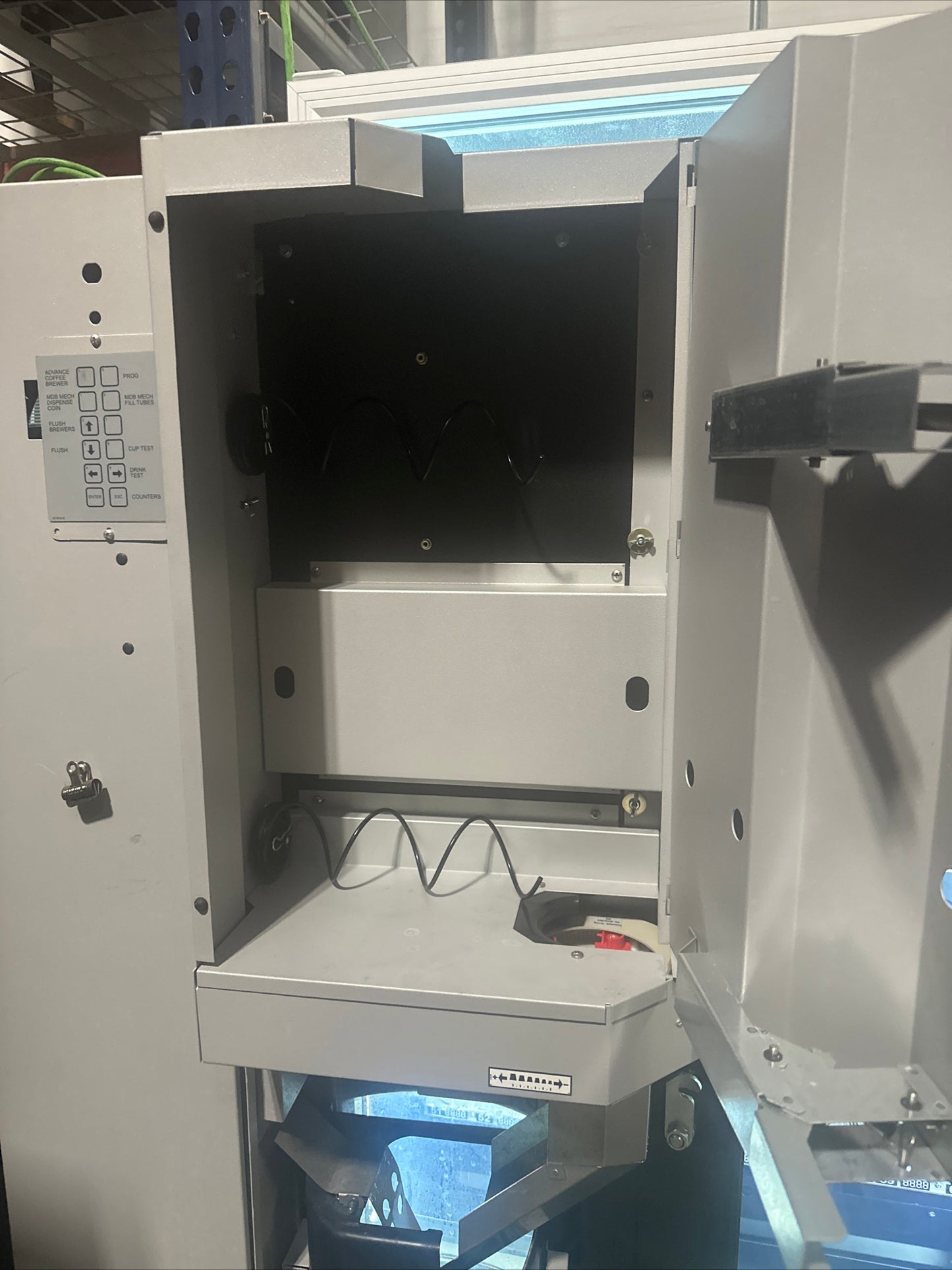USI 3205 Coffee Vending Machine