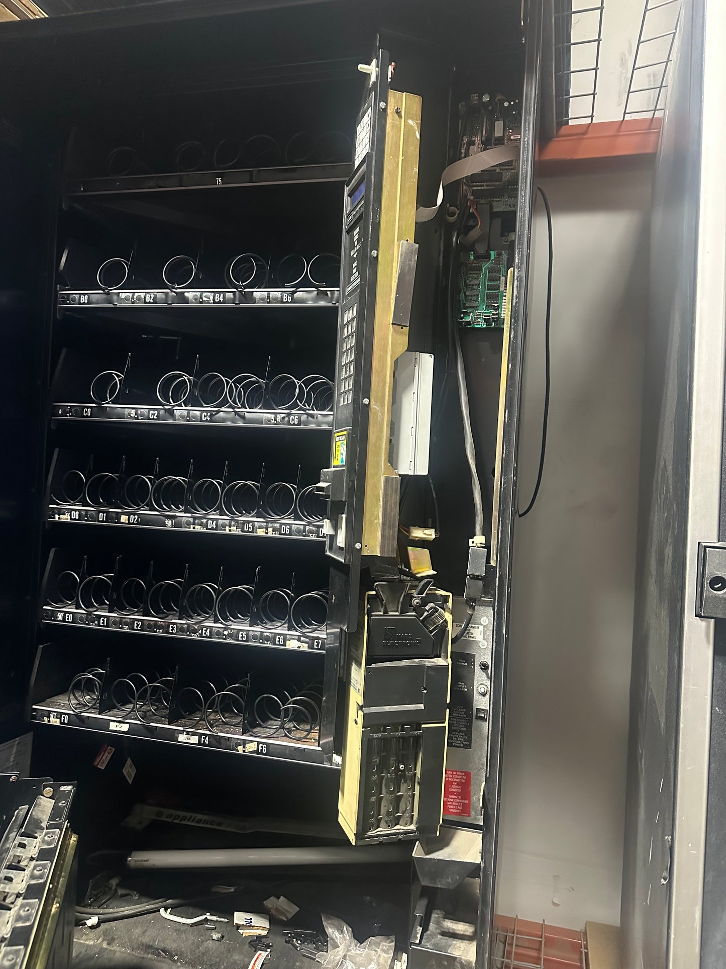 National 157 Snack Center Vending Machine – 65 Selections