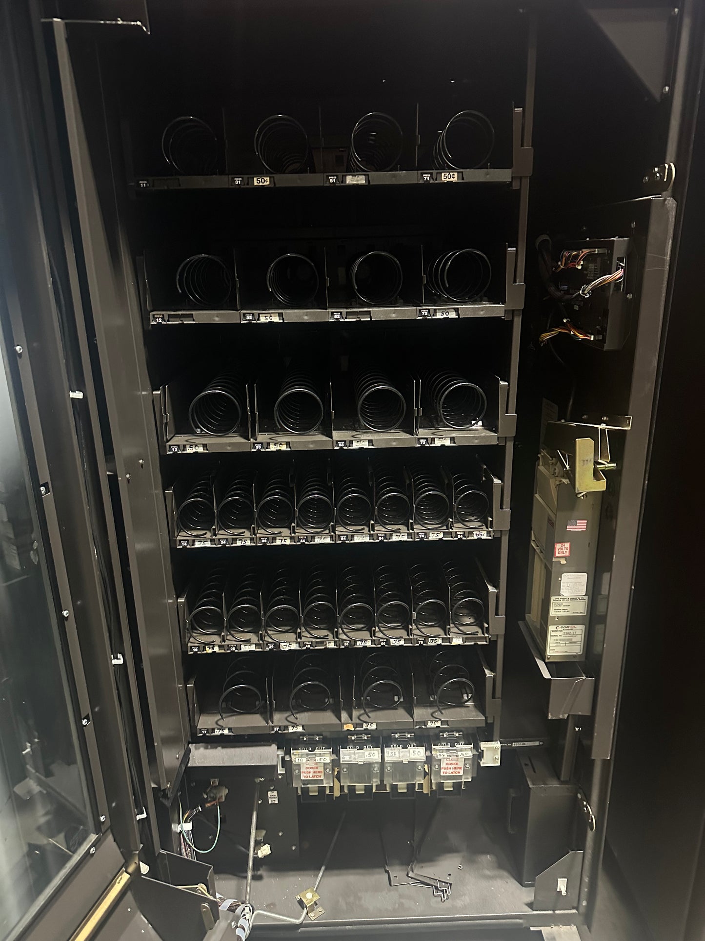 Rowe 5900 JR Snack Vending Machine