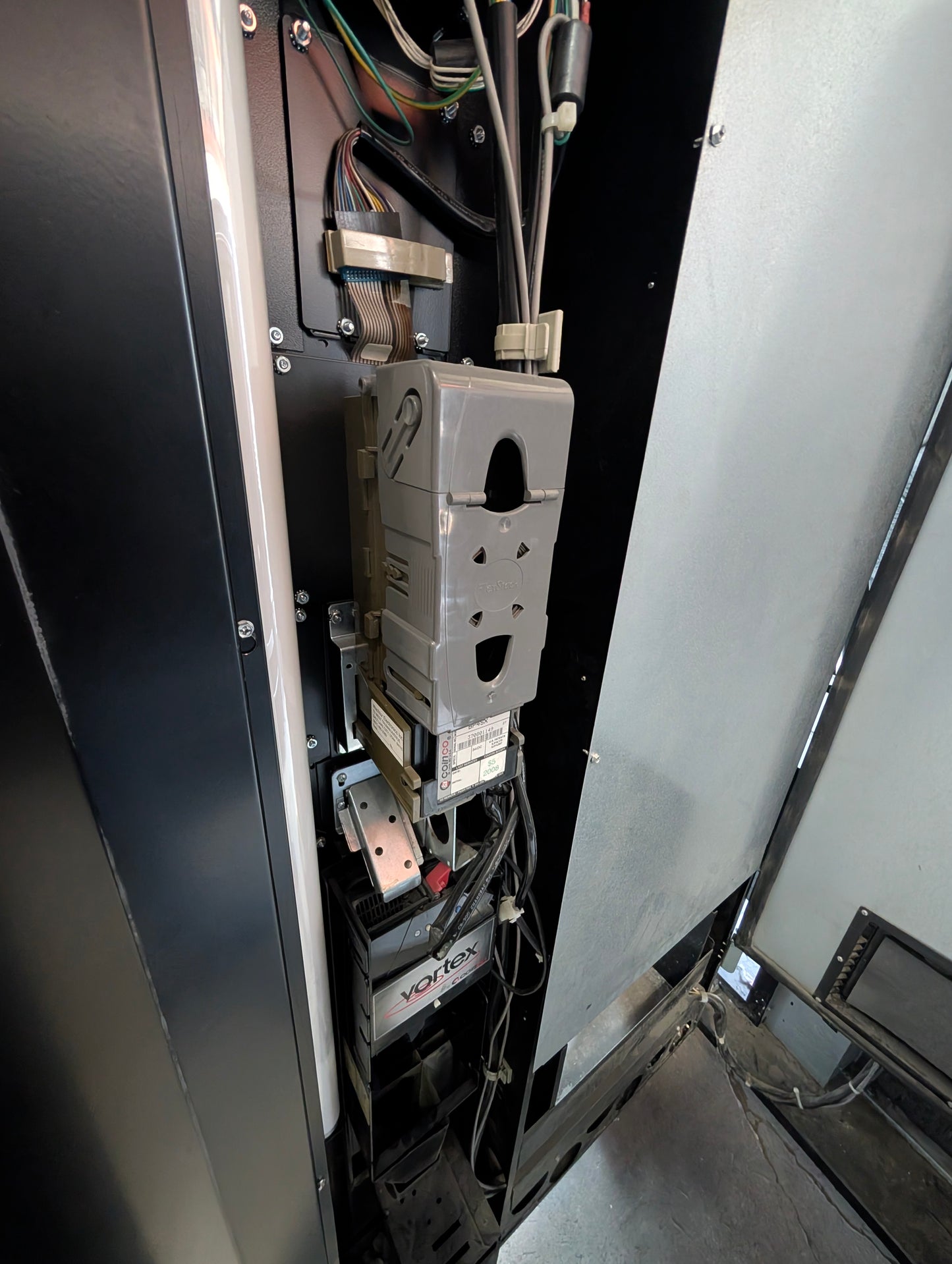 Wittern FSI USI Model 3151 Cold Soda Vending Machine