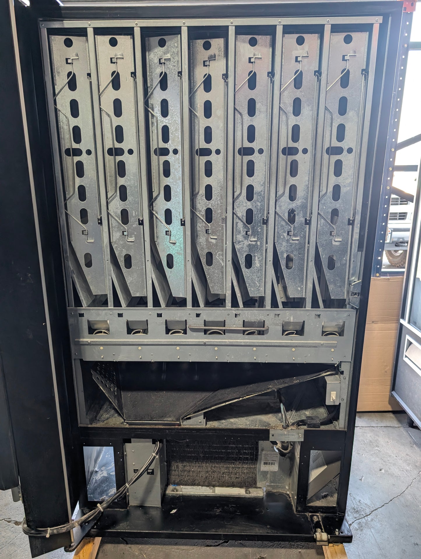 Wittern FSI USI Model 3151 Cold Soda Vending Machine