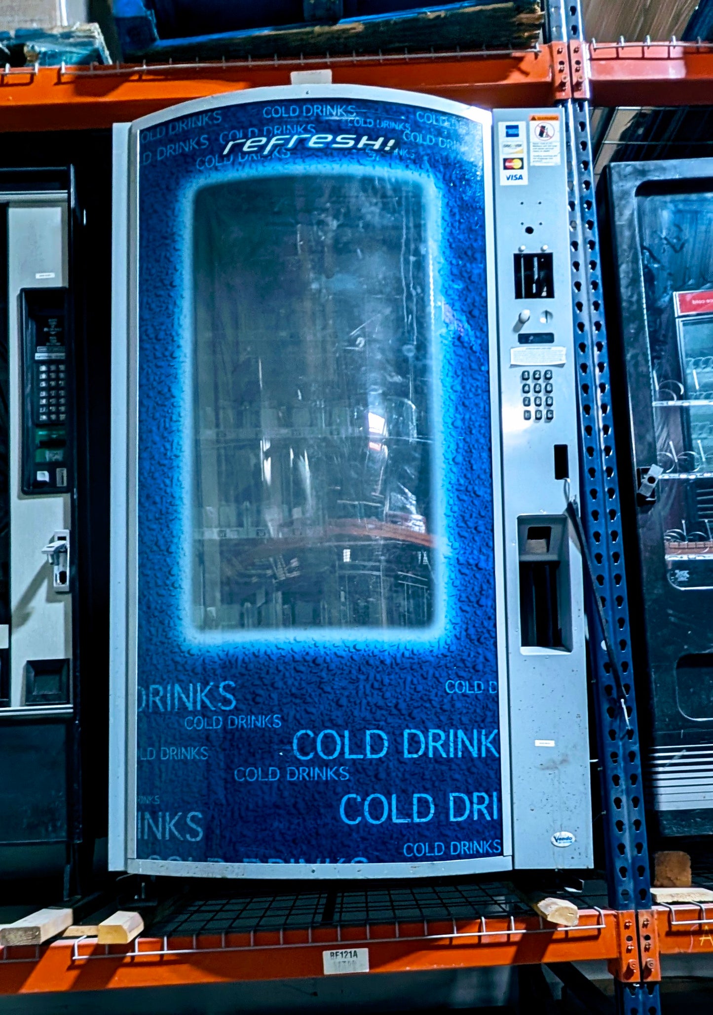 SandenVendo VUE 40 Outdoor Vending Machine