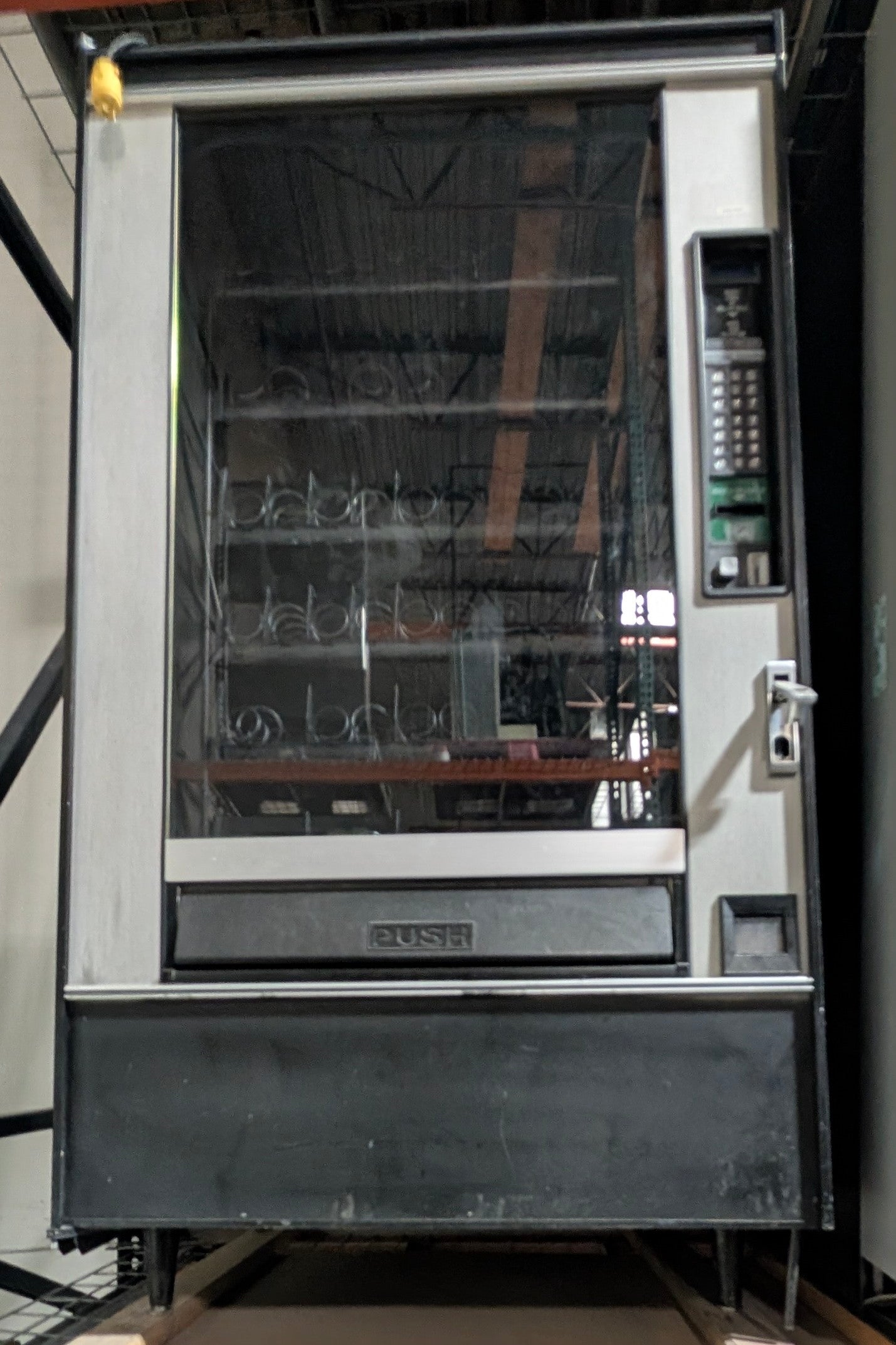 Crane National Vendors 147 Snack Vending Machine