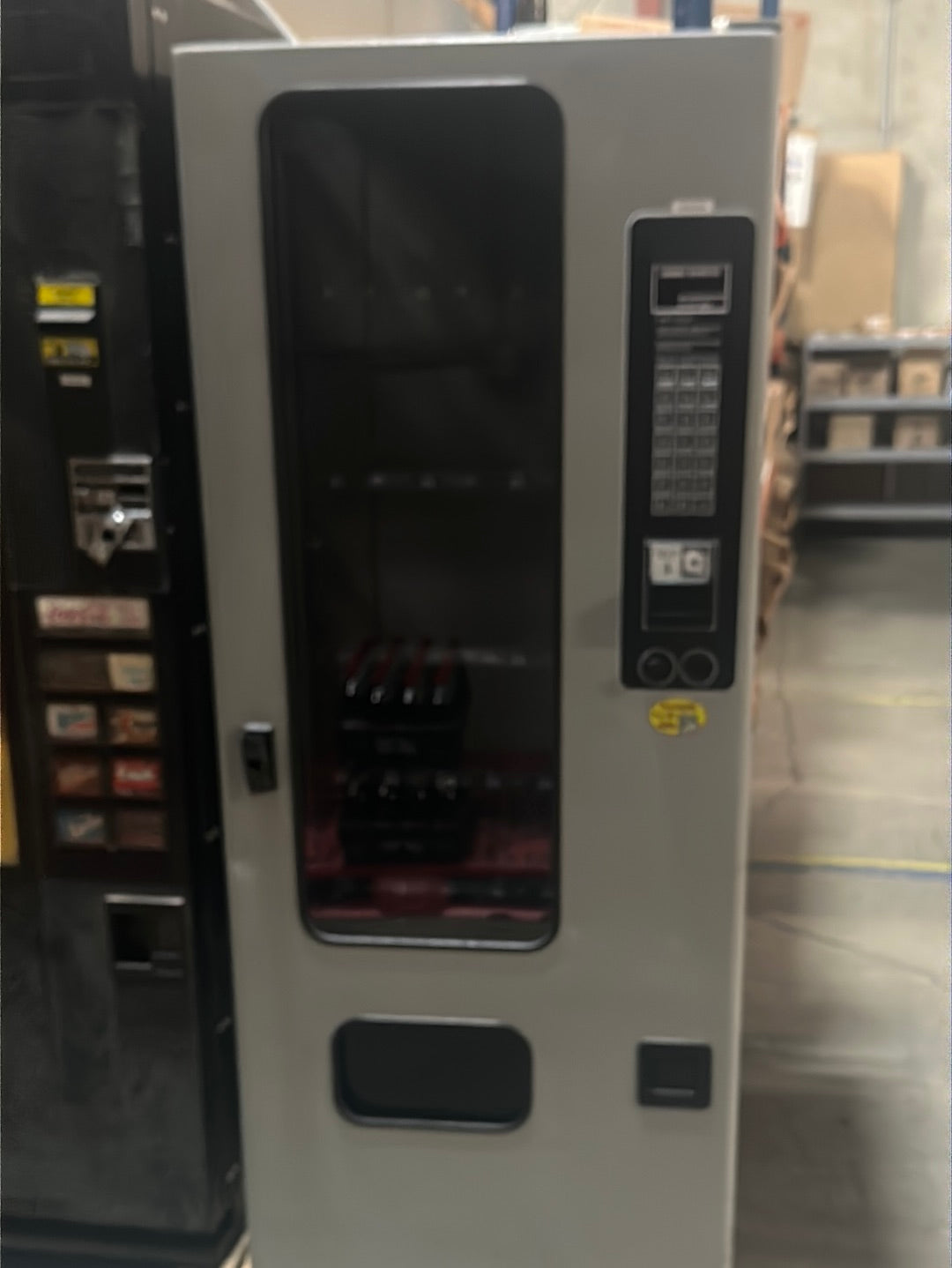 Usi 3132 snack vending machine