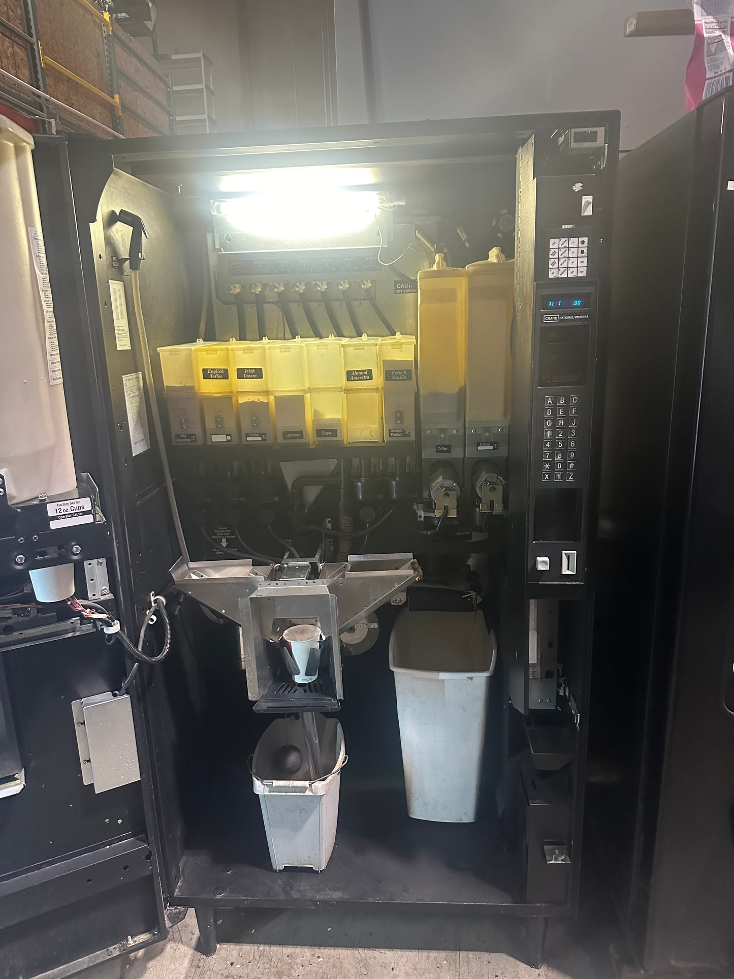 National 677D Coffee Vending Machine – Dual Cup Sizes, 2-Bean Grinder, Specialty Flavors