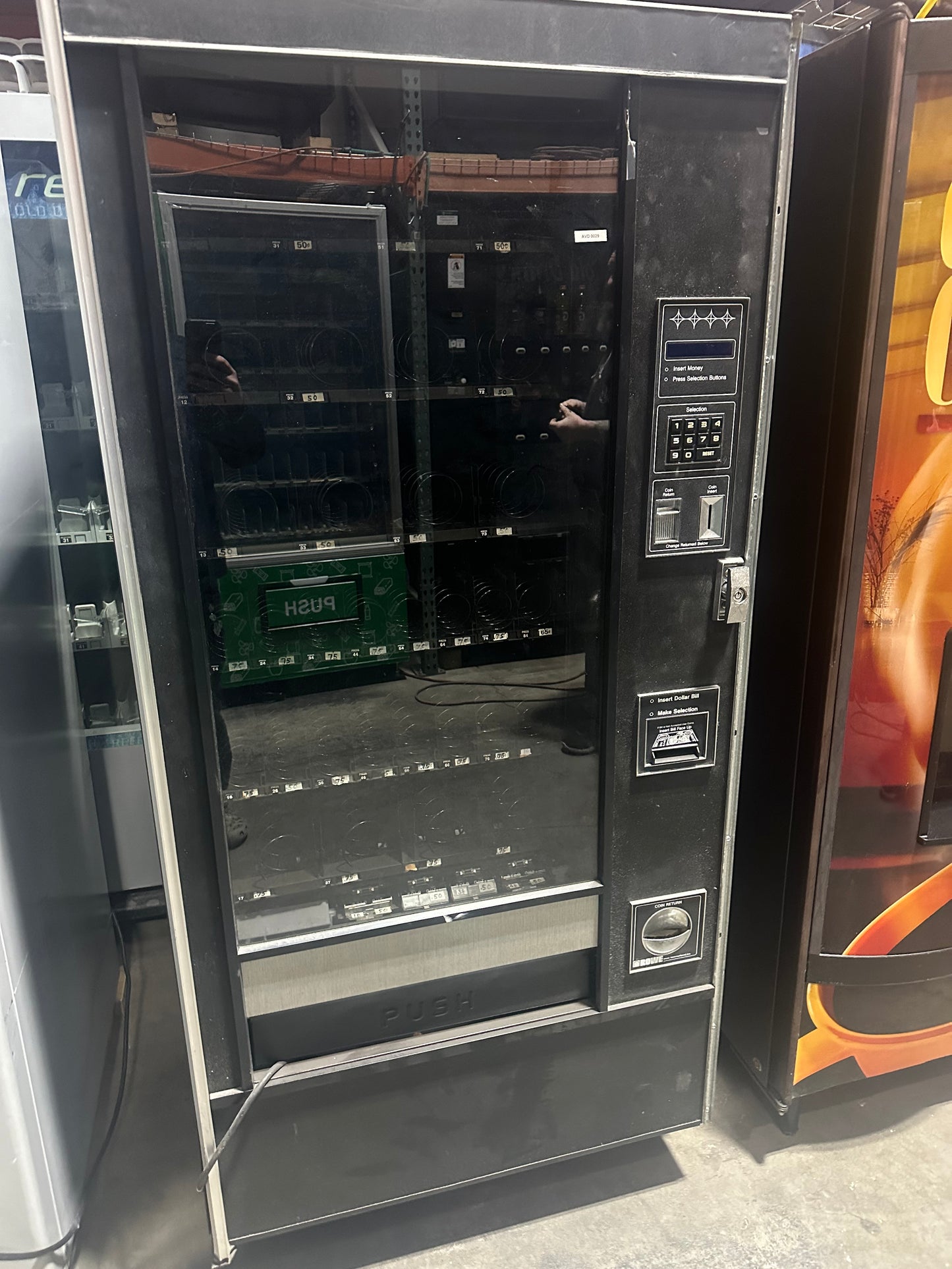 Rowe 4900 Jr Snack Vending Machine