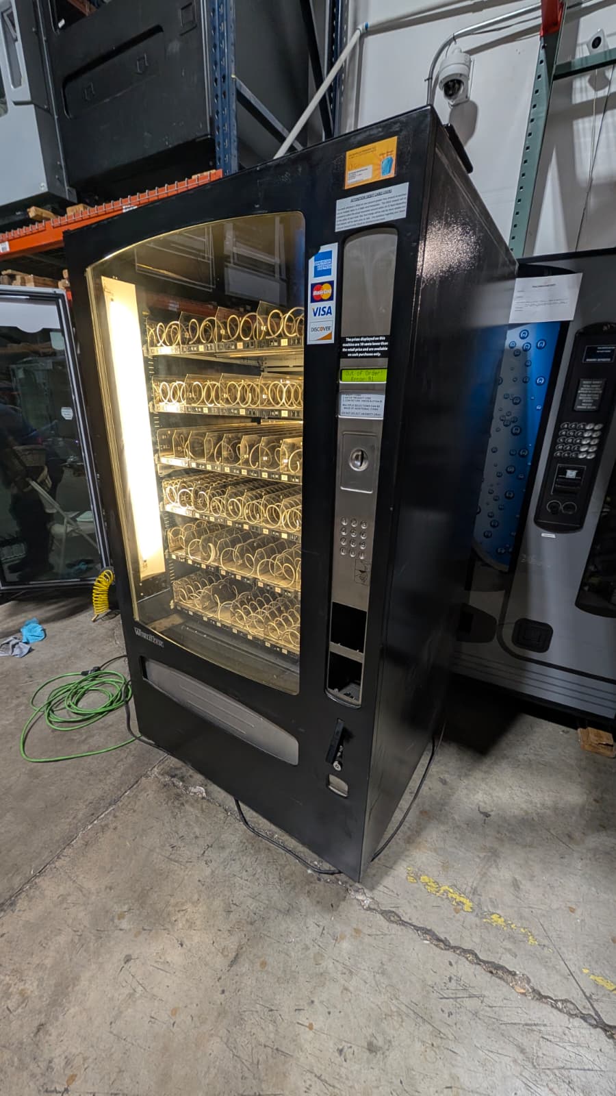 Wurlitzer 1000 Combo Snack &amp; Drink Vending Machine