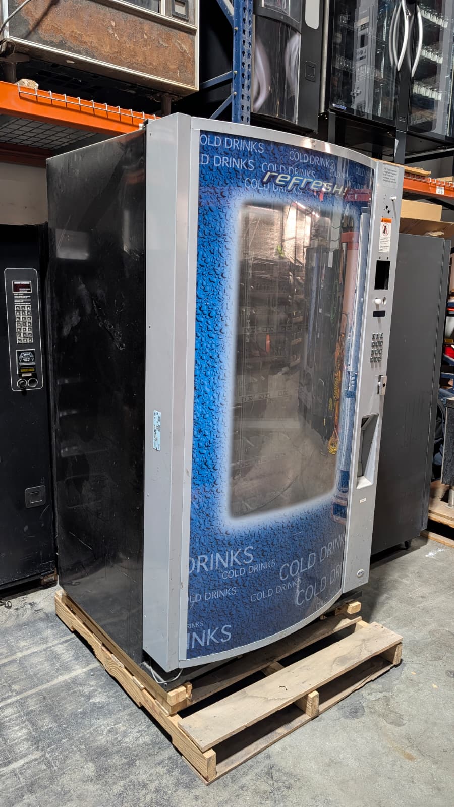 SandenVendo VUE 40 Outdoor Vending Machine