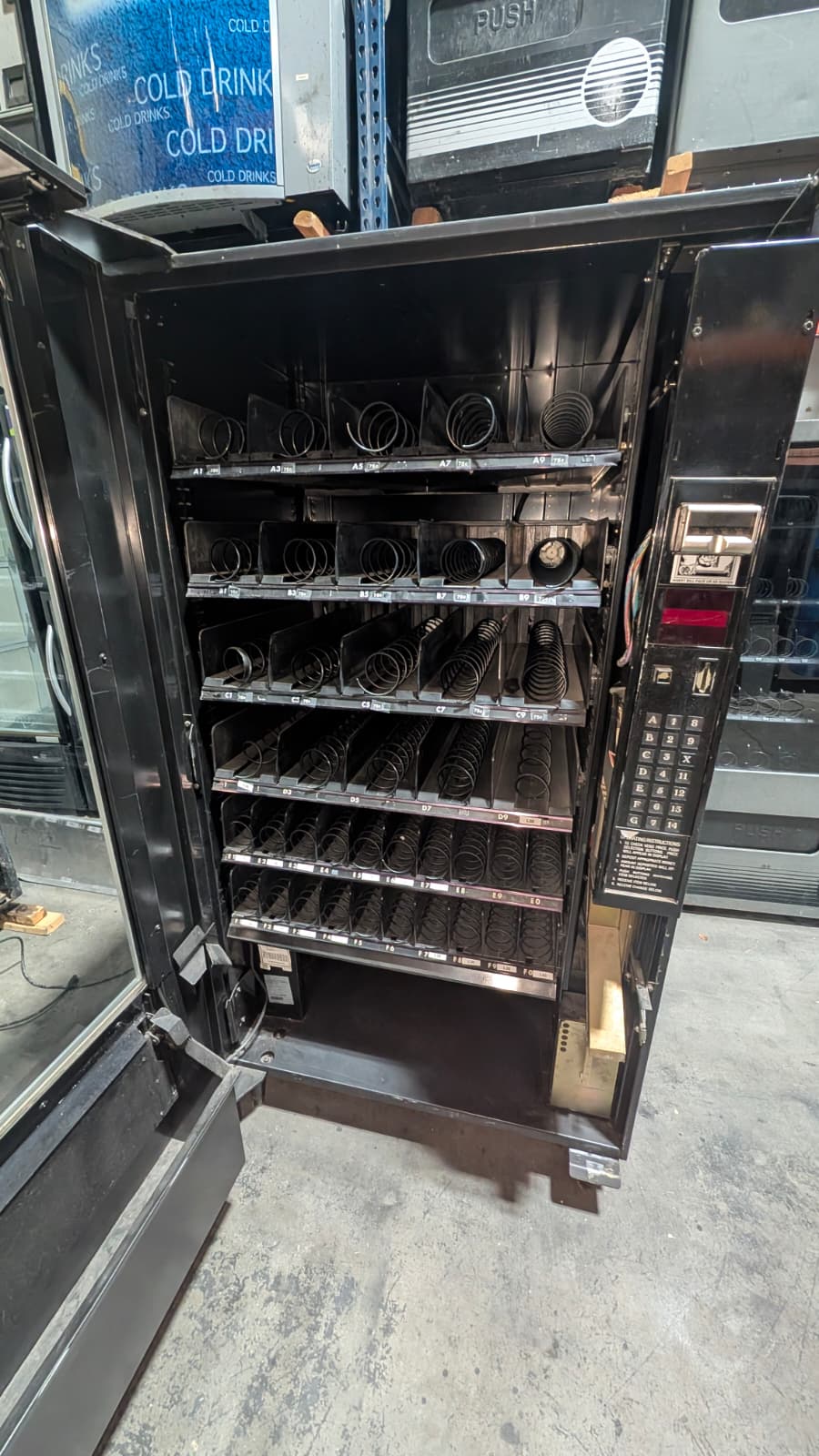 USI / Model 2097 Snack Vending Machine