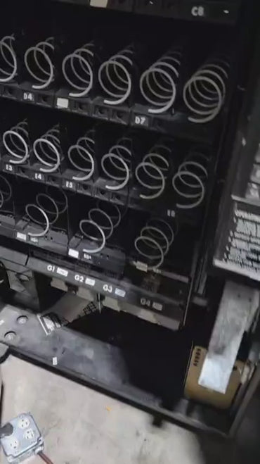 USI 2098 Snack Vending Machine – 4-Wide