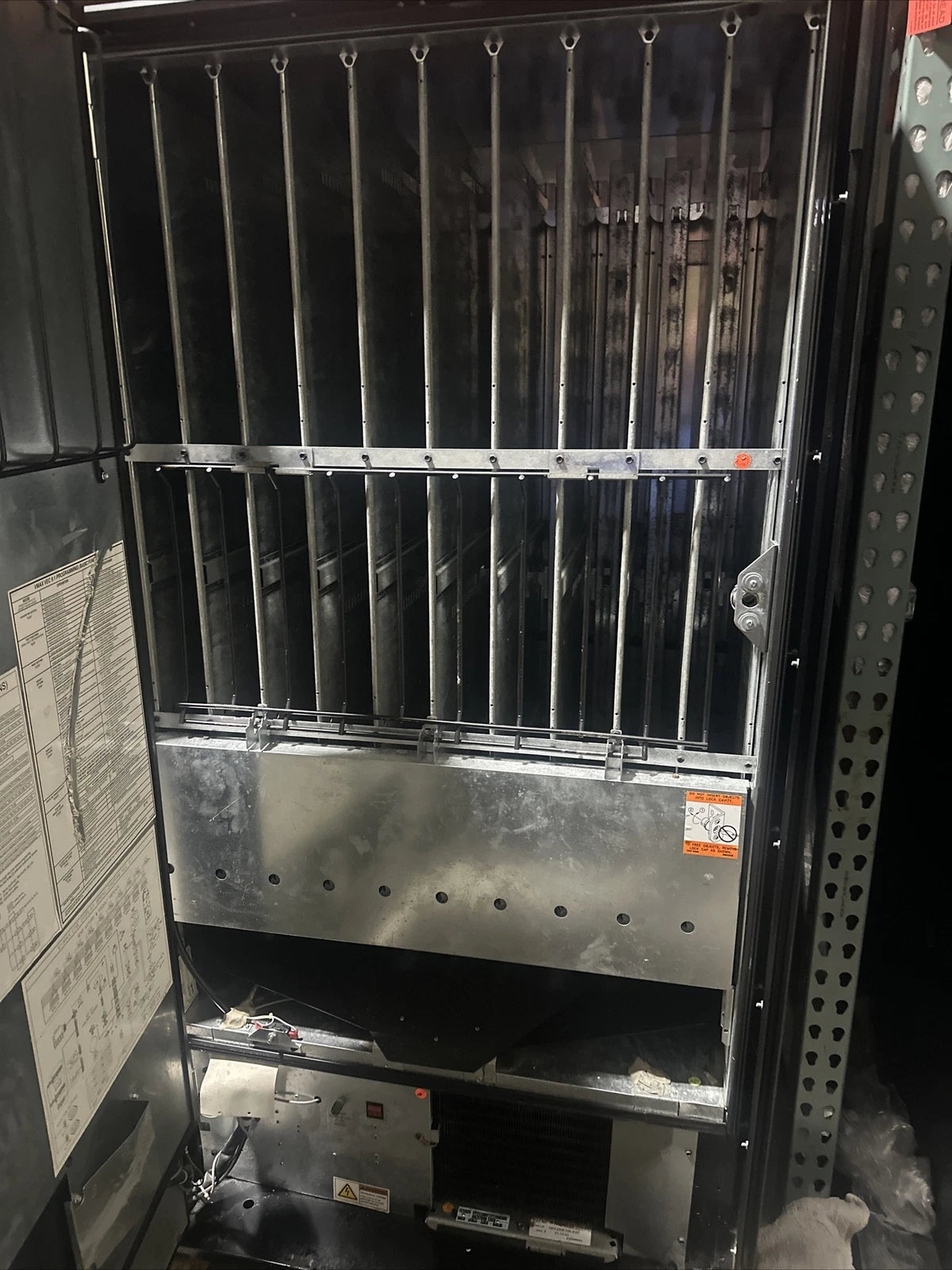 Vendo Vmax (720) Soda Vending Machine