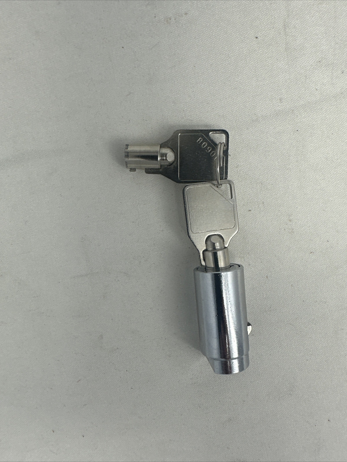 FSI, USI, WITTERN & VENDNET SNACK or SODA VENDING MACHINE B0900 LOCK & (2) KEYS