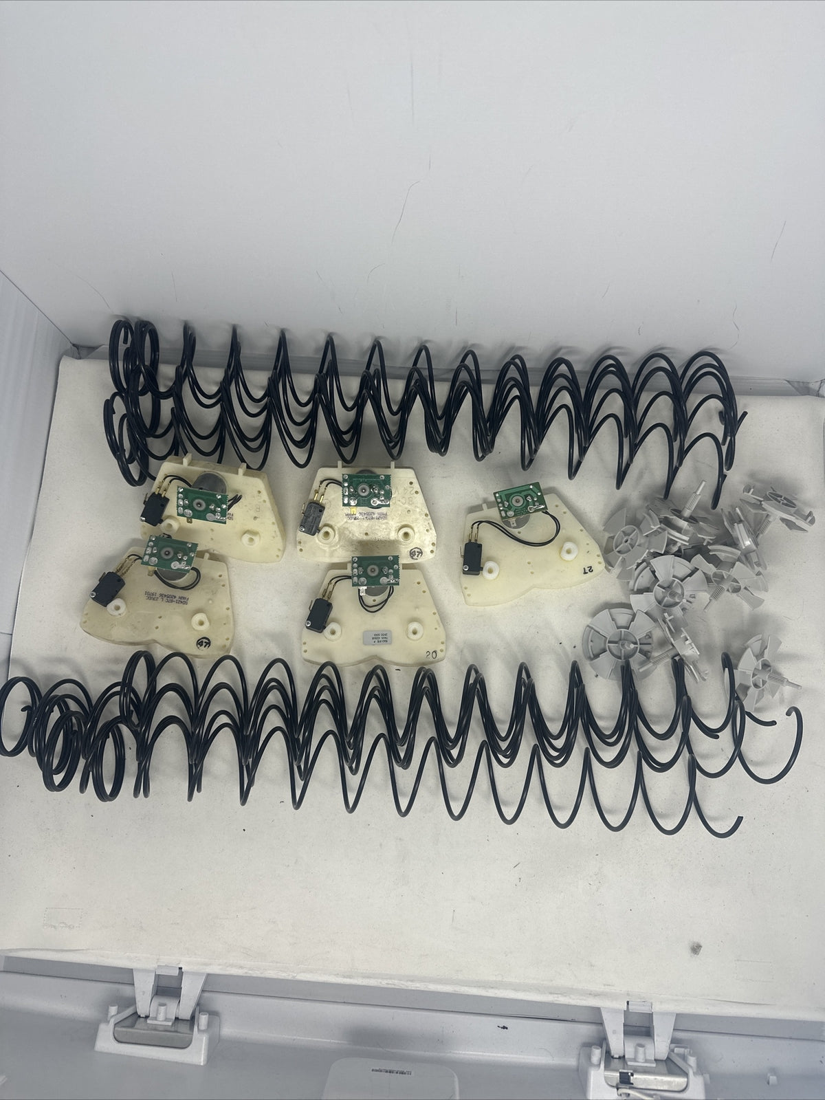 USI 12 Count Dual Augers. This Is For 5 Sets Of Augers With Motors And Hubs