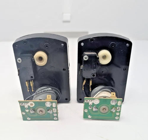 (2 FSI FAWN, USI, WITTERN SNACK VENDING MACHINE VEND MOTOR Black -"V" Mount/Used